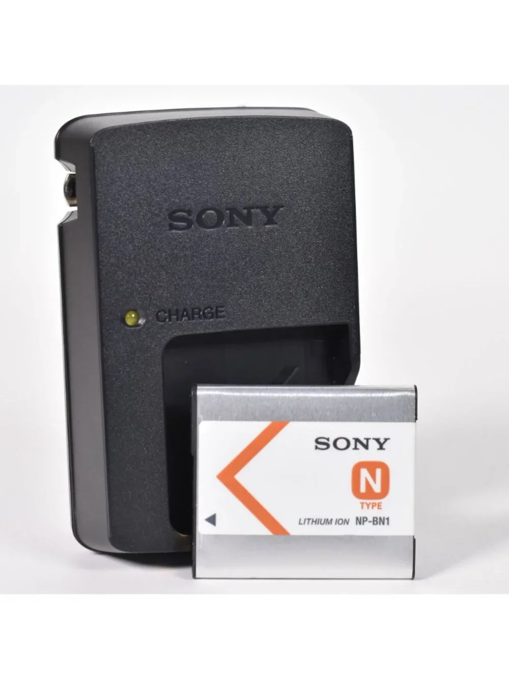 Sony Cyber-shot DSC-W310 Digital Camera 12.1MP 4x Opt Zoom Video 32GB SD MINT